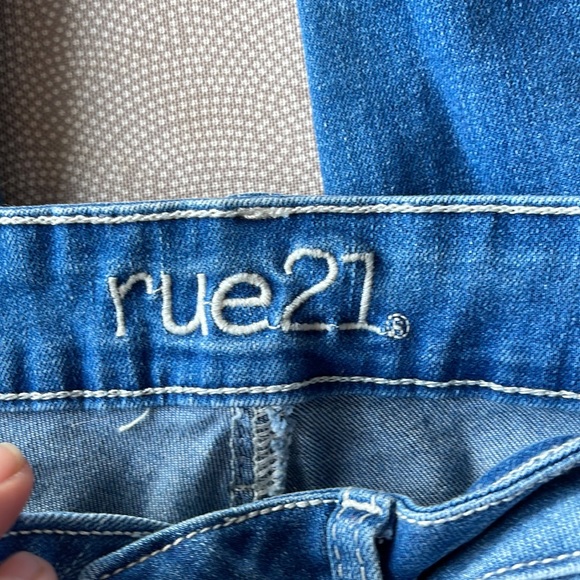 Rue21 size 9 Women Jeans Distress Mid Rise Ankle Jeggings - Picture 2 of 4